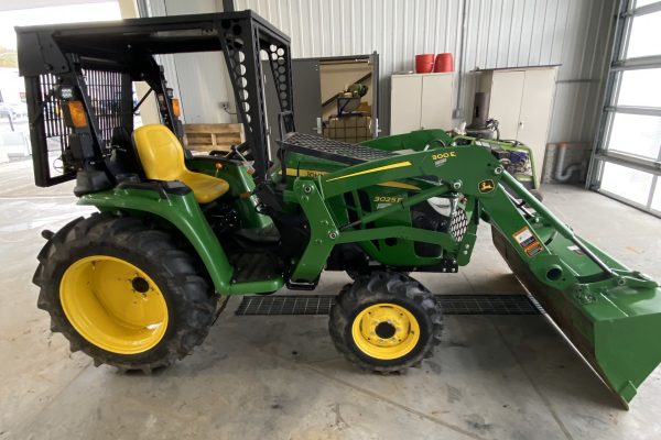 Tracteur John Deere 3025E 2022