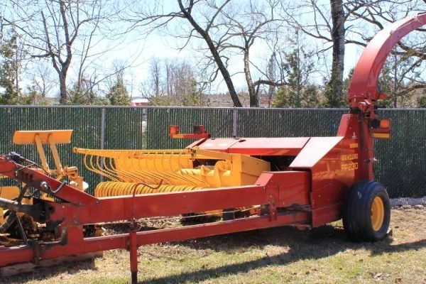 FOURAGÈRE NEW HOLLAND FP230 2001
